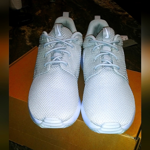 New in box 2025 Nike Roshe 2 Spikeless Golf Shoes 6 in mens/7.5 in wmn NWOT - Picture 3 of 9